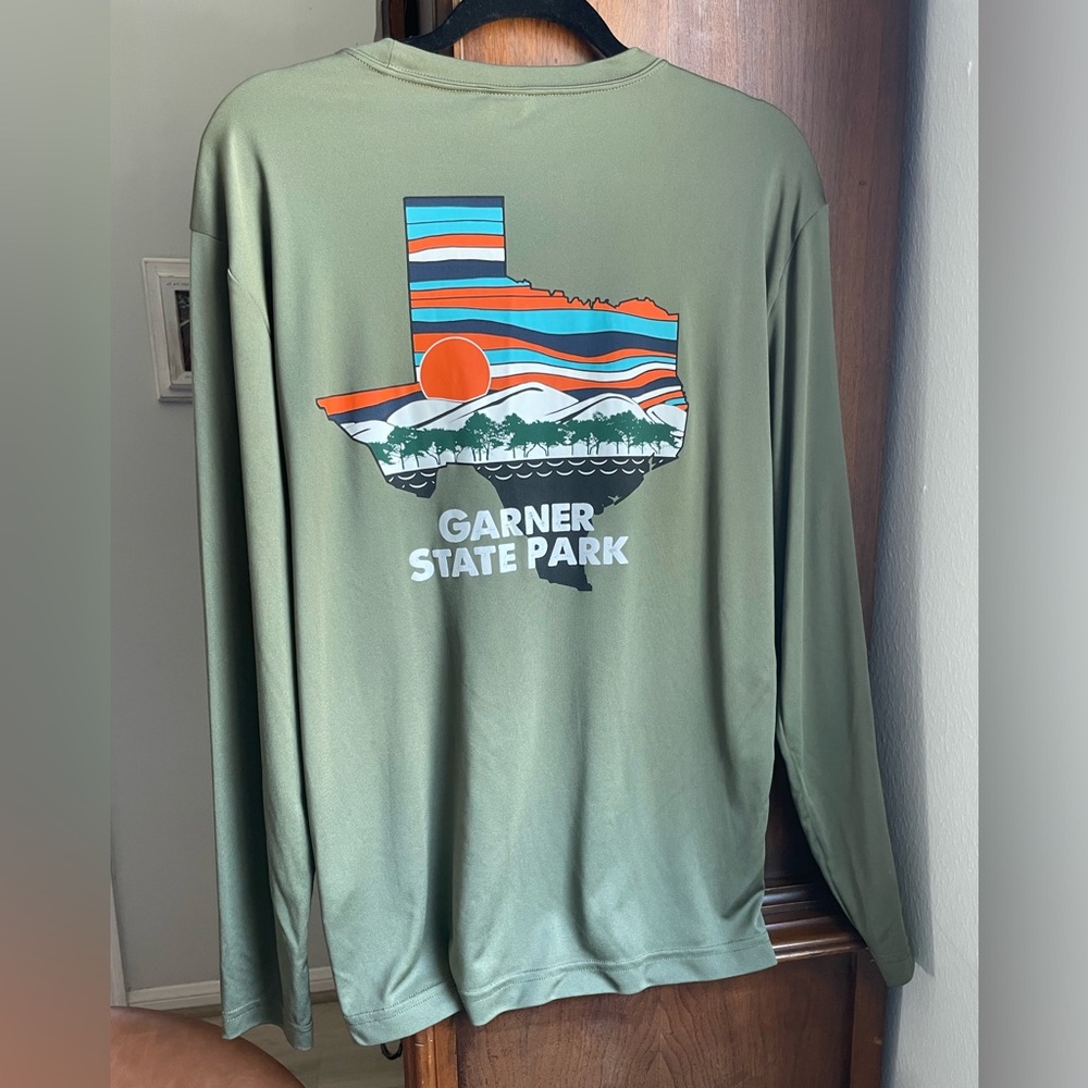 Men’s Olive Green dry fit Garner Stare Park long sleeve shirt size medium